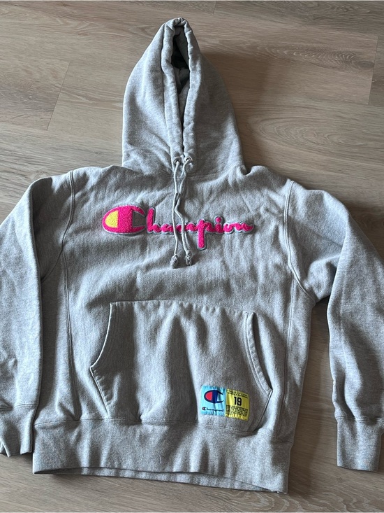 Champion Tops - Champion Reverse Weave Hoodie Medium